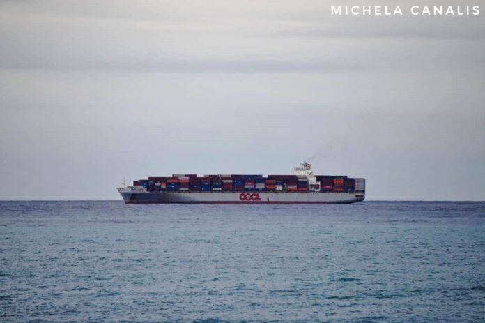 Nave portacontainer OOCL
