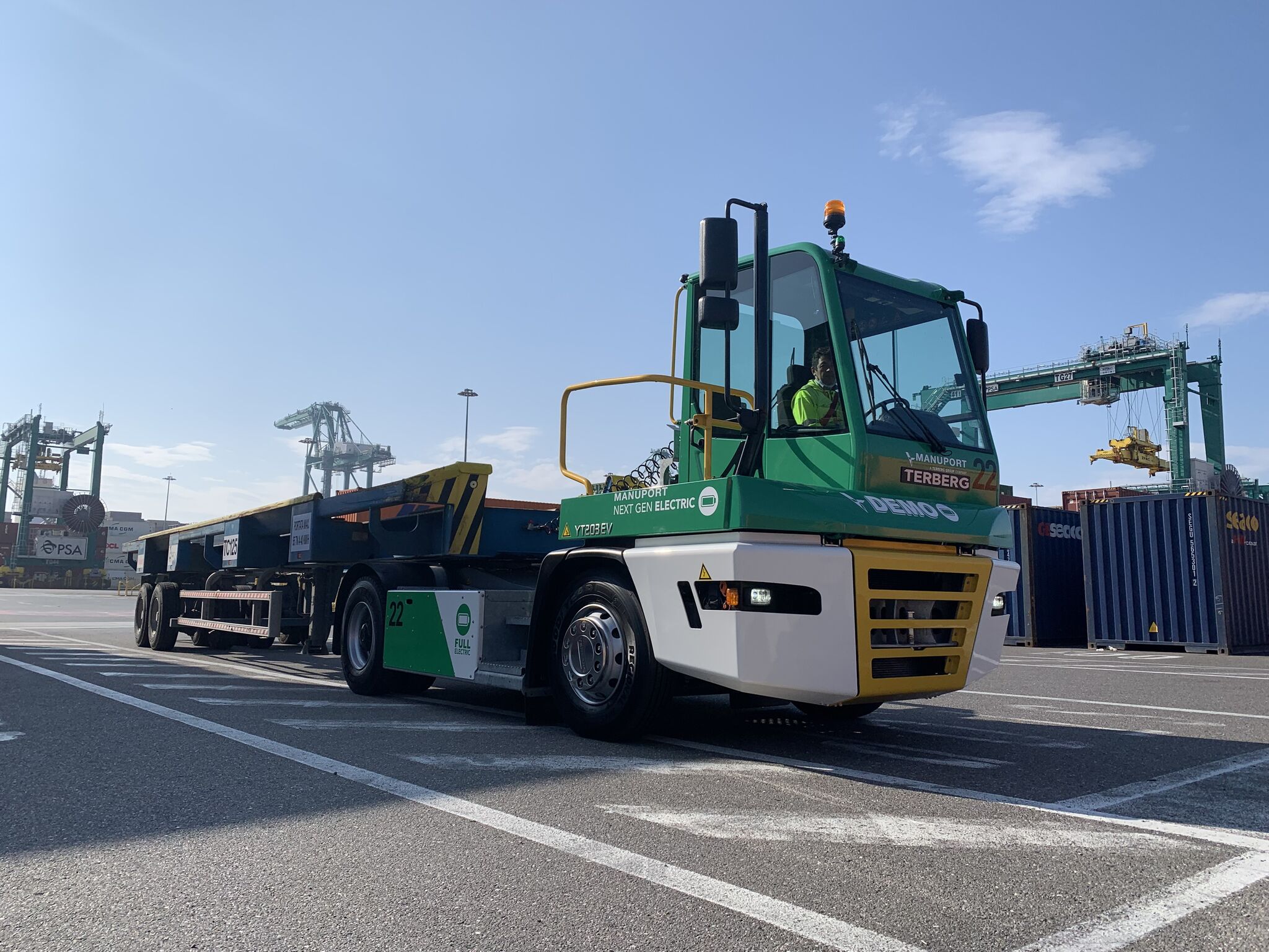 Manuport trattore portuale elettrico