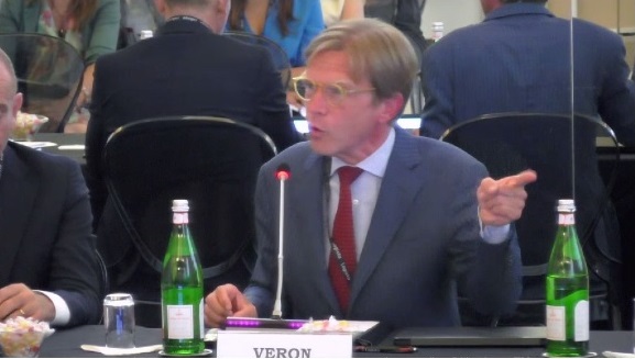 Le Quattro Fake News Della Logistica Secondo Eric Veron Vailog Le Quattro Fake News Della Logistica Secondo Eric Veron Vailog