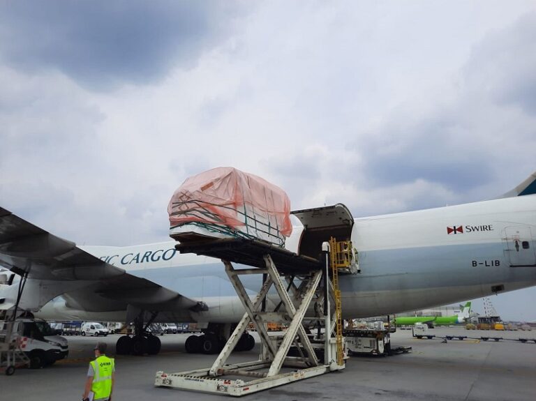Cathay-Cargo-in-Mxp-4-768×575