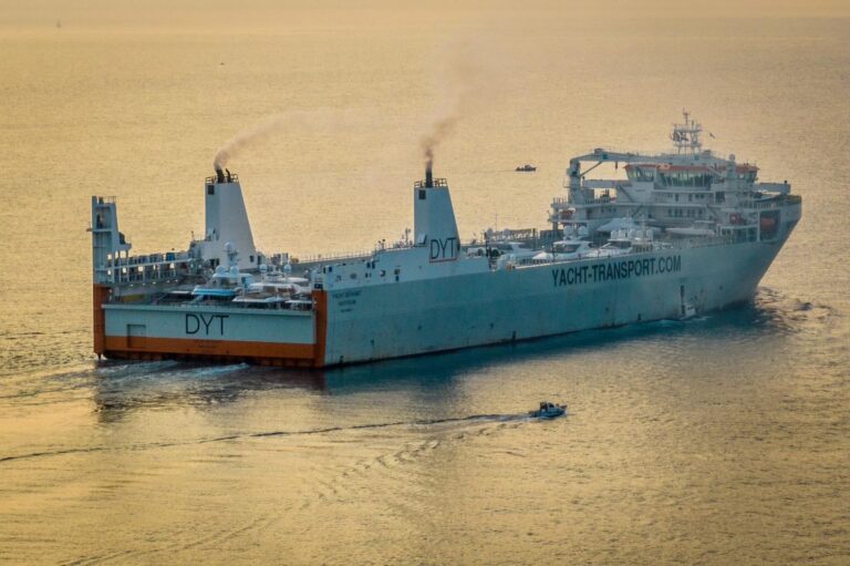 DYT Yacht Transfer Genova 2