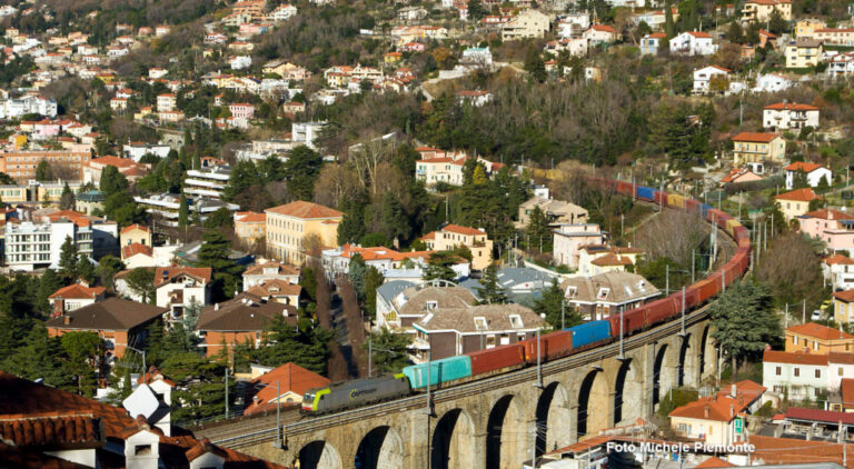 Captrain-italia-photo-treno-2-1030×566