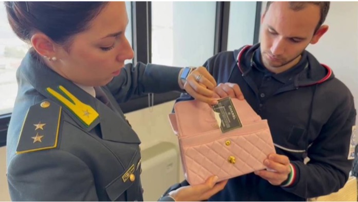 Bari sequestro prodotti moda