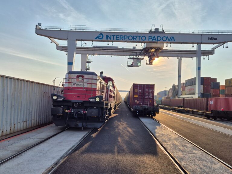 Loco 744 Mercitalia Shunting & Terminal 01