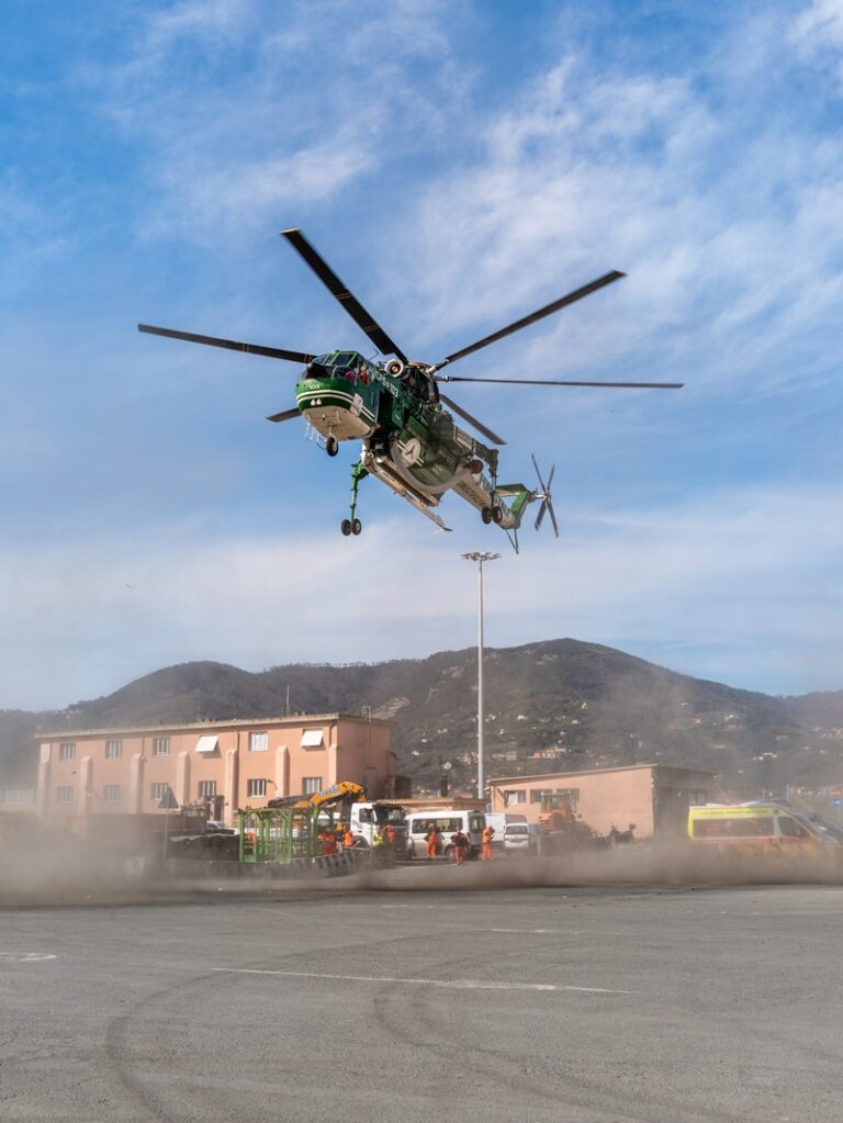 Elicottero VdF imbarco Lsct (3)