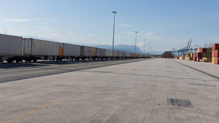 Treno full refeer Msc – Medlog – Medcenter Container Terminal di Gioia Tauro