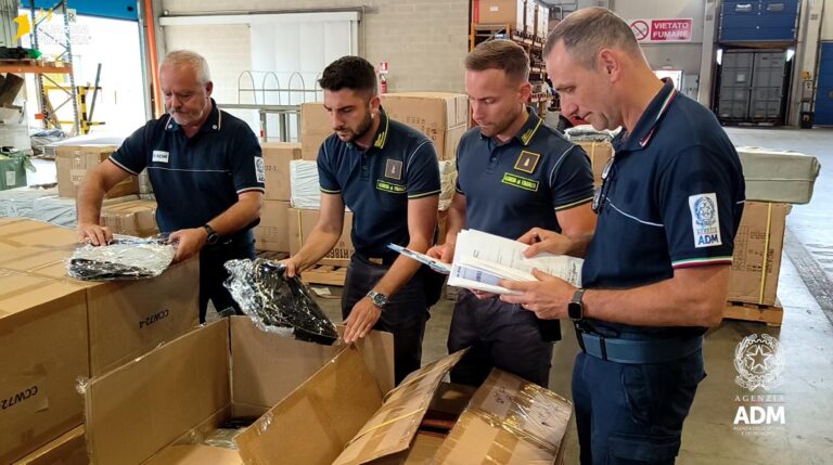 Dogane sequestro borse Genova