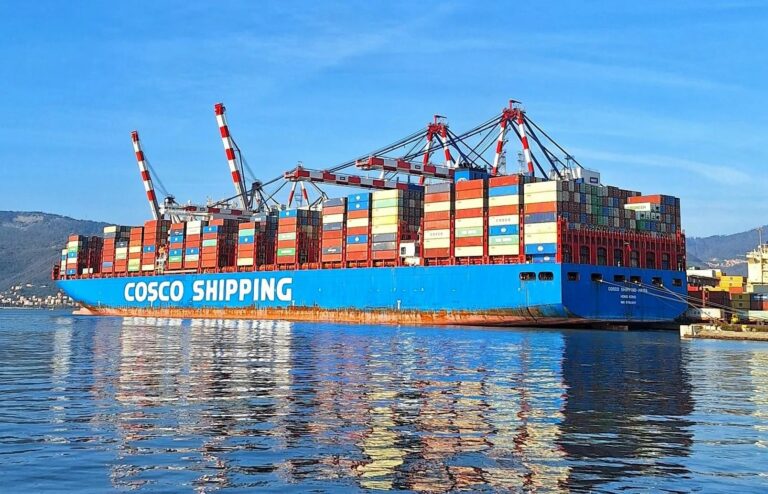 Cosco-Shipping-Aries-a-La-Spezia-Container-Terminal-Contship-Italia-e1711123696501