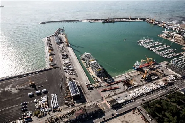 Marina-di-Carrara-project-cargo-spedizione-per-Baker-Hughes