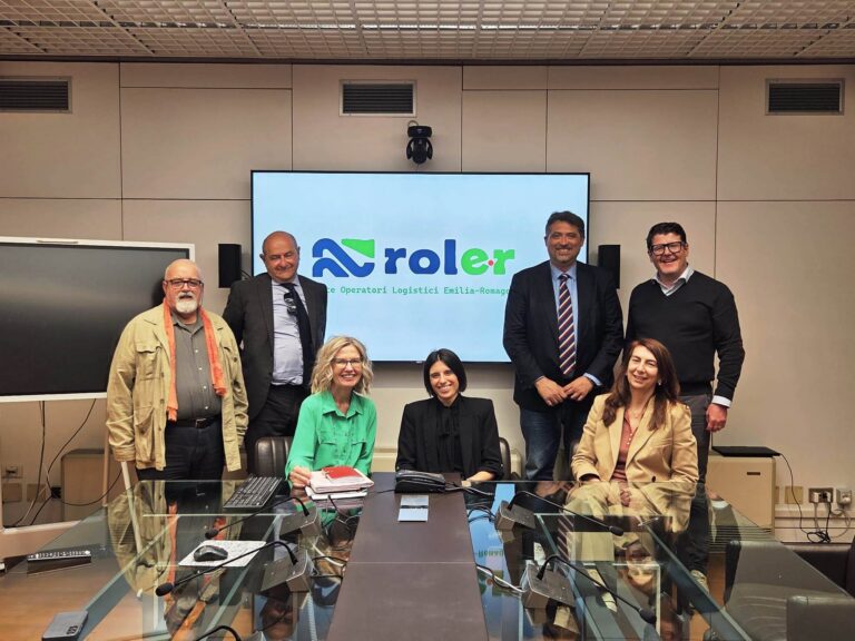 ROLER_foto firma accordo di rete Interporto Bologna SpA, Dinazzano Po SpA, SAPIR SpA e Rail Traction Company SpA