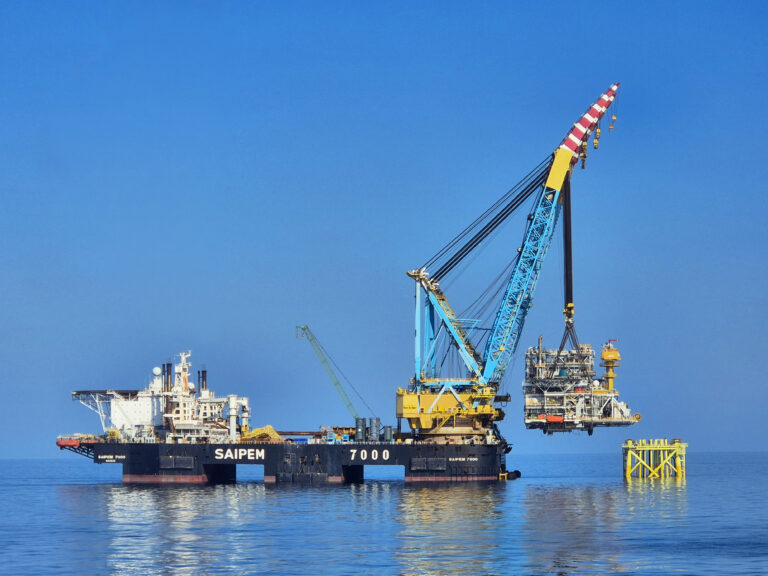 Neptun Deep project_Saipem 7000 installing platform_photo courtesy of Saipem
